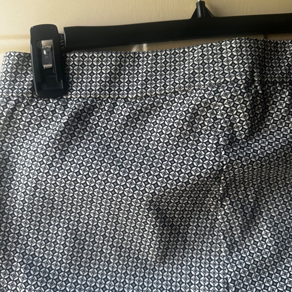 Women's Rafaella Stretch ankle pull on pants. Size 6 - Picture 7 of 12